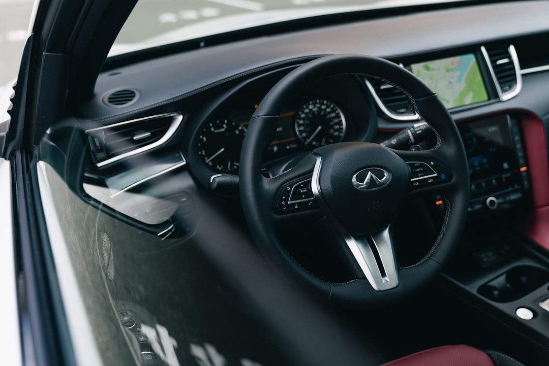 Hoe wij je leren rijden - praktijk in moderne lesauto